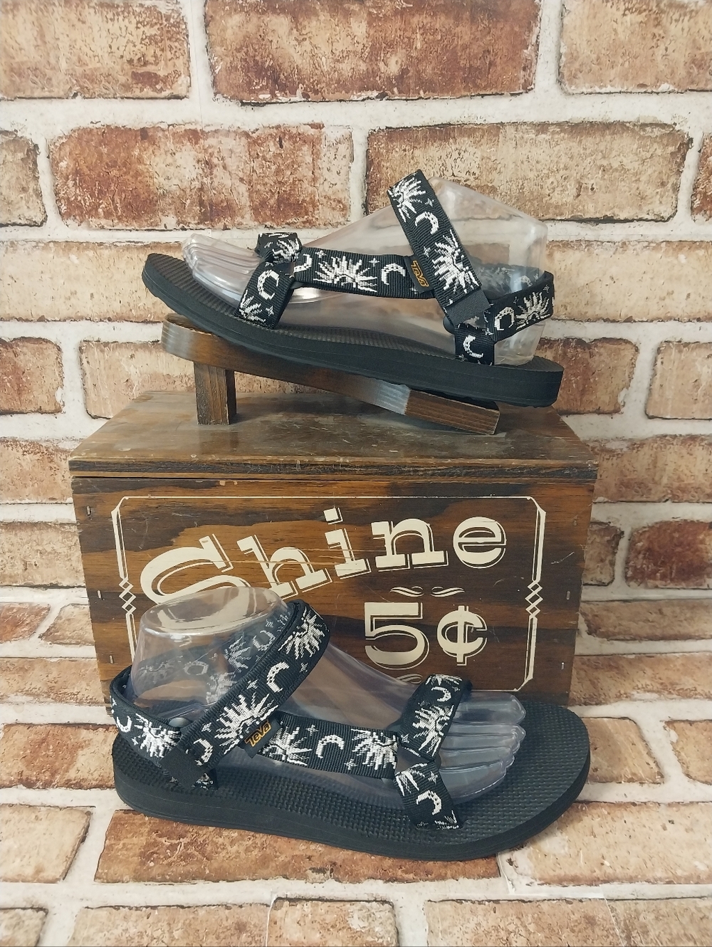 Pre-owned Teva Original Sandals